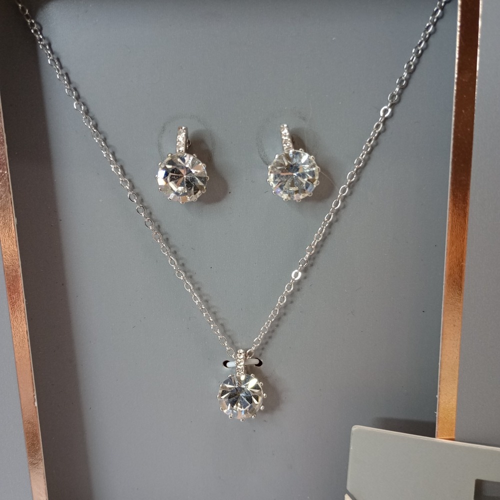 Brilliance‎ Jewelry Set Sterling Silver Heart Necklace & Crystal Earrings New - Picture 3 of 6